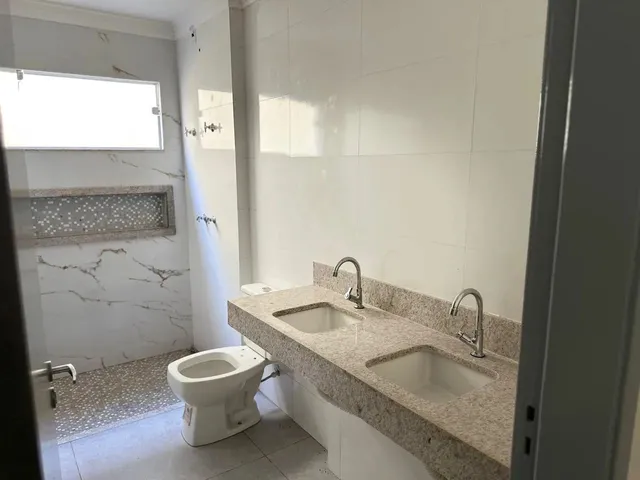 Imagem 6: Sua Nova Casa dos Sonhos com 3 Suítes e Muito Conforto Casa de Rua com 3 Quarto(S) e 3