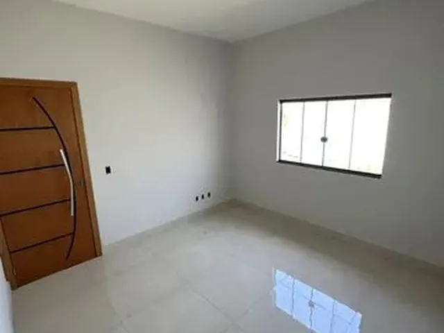 Imagem 2: Vende-Se Casa 2 Quartos 1 Suíte. Casa de Rua com 2 Quarto(S) e 1 Banheiro(S) À Venda