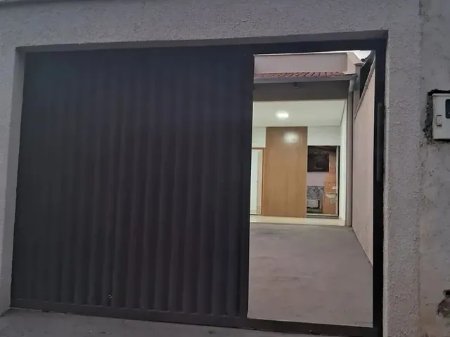 Imagem: Casa Nova Residencial com Piscina. Próximo
