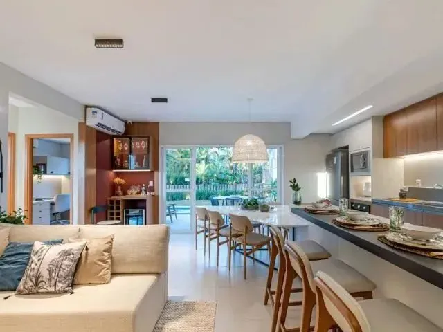 Imagem: A casa em condomínio possui 4 Dormitórios, 3 Suítes, 4