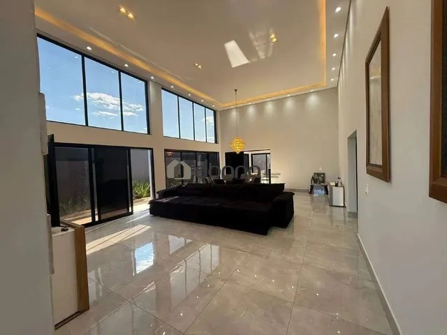 Imagem: Casa À Venda, 4 Quartos, 4 Suítes, Jockey