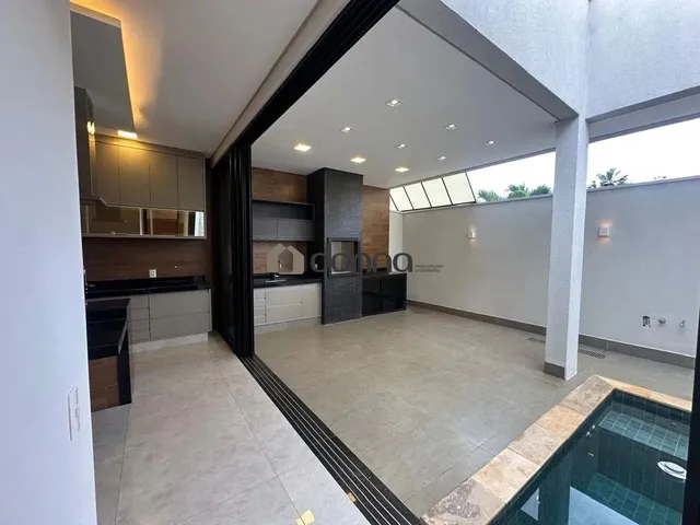 Imagem: Casa À Venda, 3 Quartos, 3 Suítes, 4 Vagas