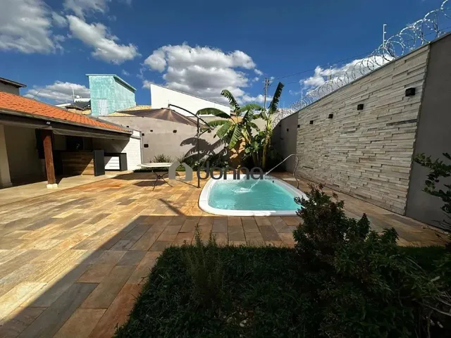 Imagem: Casa À Venda, 3 Quartos, 3 Suítes, 4 Vagas