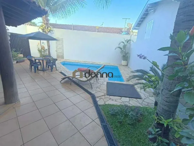 Imagem: Casa À Venda, 4 Quartos, 2 Suítes, 5 Vagas