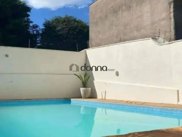 Imagem: Casa À Venda, 4 Quartos, 2 Suítes, 2 Vagas