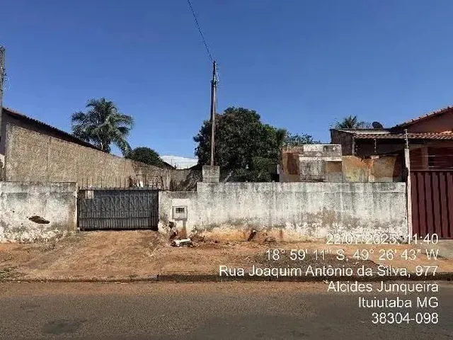 Imagem: A casa possui 1 Dormitório, 1 Banheiro, 360m² de Área,