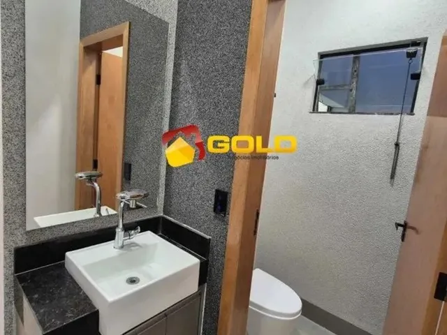 Imagem 2: Casa para Venda em Uberlândia, Jardim Botânico, 3 Dormitórios, 3 Suítes, 4 Banheiros