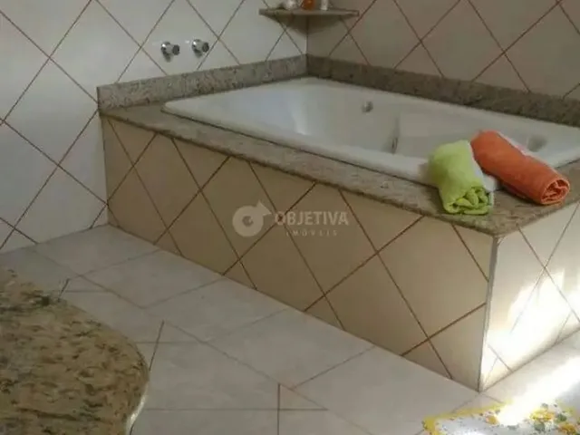 Imagem: Casa À Venda, 3 Quartos, 3 Suítes, 3 Vagas