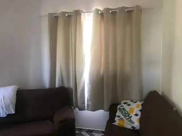 Imagem 3: Sobrado com Um Apartamento, Duas Casas e Um Cômodo Comercial a Venda B. Jaraguá