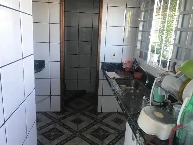 Imagem 4: Sobrado com Um Apartamento, Duas Casas e Um Cômodo Comercial a Venda B. Jaraguá