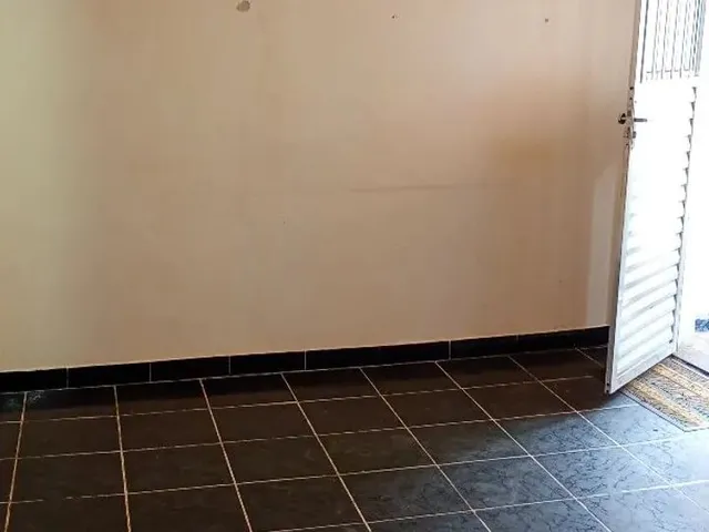 Imagem: Vendo Casa 2/4 Sala, Cozinha Banheiro