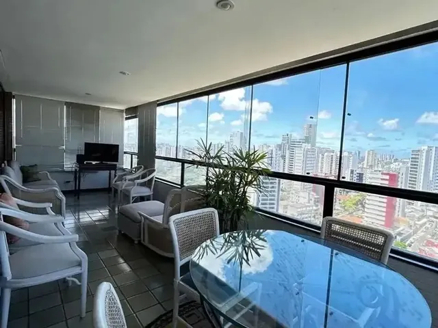 Imagem: O apartamento possui 4 Dormitórios, 4 Suítes, 5