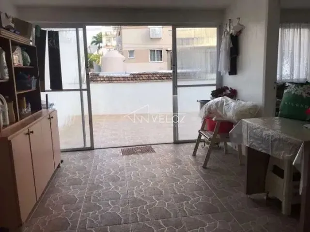 Imagem: Apartamento - / Residencial / Glória