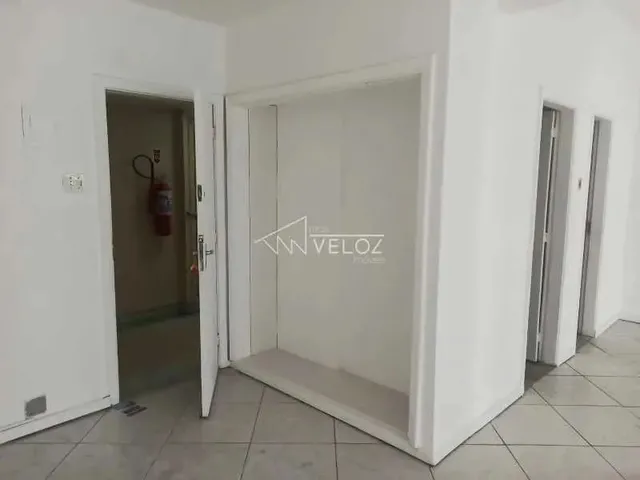 Imagem 12: Kitnet/Conjugado - / Residencial / Centro