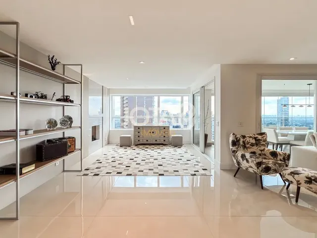 Imagem: Apartamento em Andar Alto com 4 Suítes