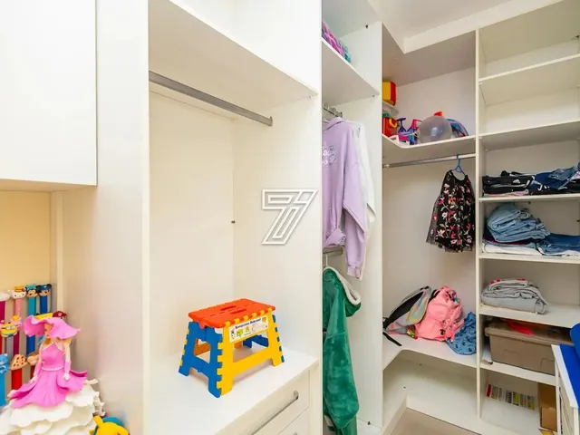 Imagem 9: Casa em Condominio a Venda com 268M2 Privativos com 4 Quartos no São Braz - Curitiba - Pr