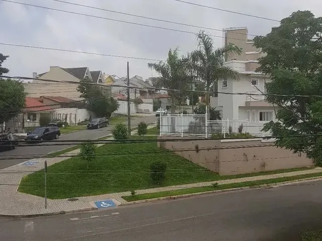 Imagem 7: Sobrado em Rua Doutor Arnaldo Moura - Mossunguê - Curitiba/Pr