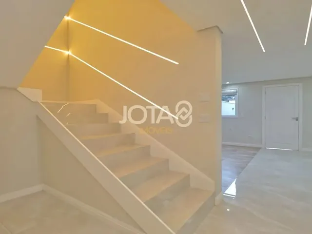Imagem 6: 3 Quartos Uma Suíte. Estar e Jantar. Amplo Terreno. 3 Quartos Uma Suíte. Estar e Jantar