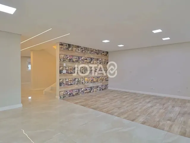 Imagem 8: 3 Quartos Uma Suíte. Estar e Jantar. Amplo Terreno. 3 Quartos Uma Suíte. Estar e Jantar