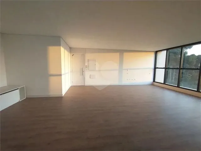 Imagem 1: Duplex para Venda Possui 185 Metros Quadrados com 3 Quartos em Santo Inácio - Curitiba