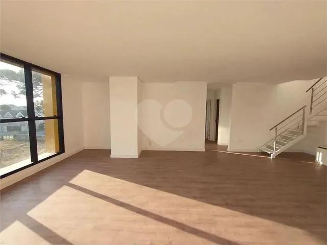 Imagem 15: Duplex para Venda Possui 185 Metros Quadrados com 3 Quartos em Santo Inácio - Curitiba