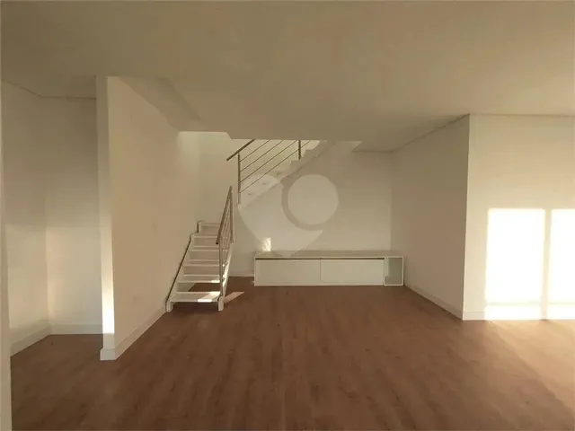 Imagem 12: Duplex para Venda Possui 185 Metros Quadrados com 3 Quartos em Santo Inácio - Curitiba