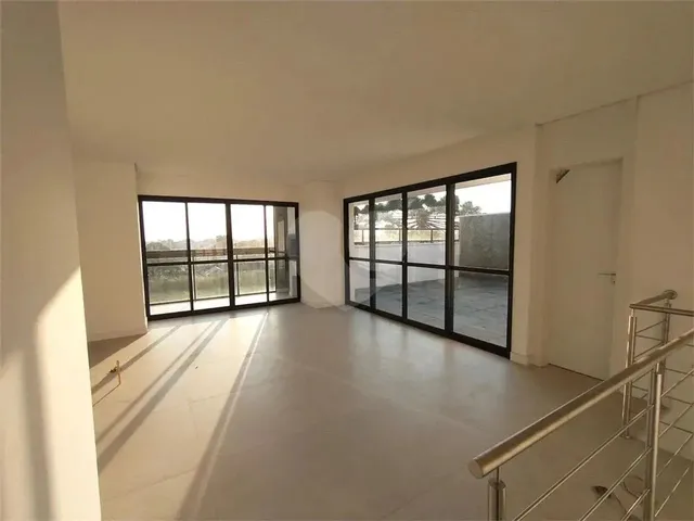 Imagem 16: Duplex para Venda Possui 185 Metros Quadrados com 3 Quartos em Santo Inácio - Curitiba