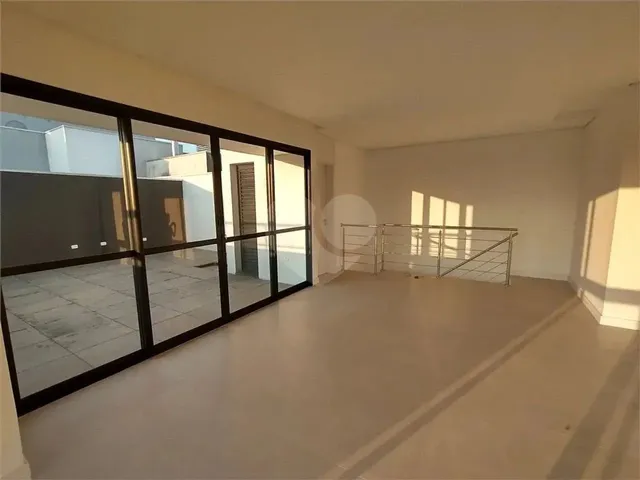 Imagem 8: Duplex para Venda Possui 185 Metros Quadrados com 3 Quartos em Santo Inácio - Curitiba
