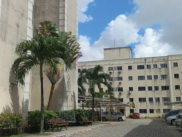 Imagem: O apartamento possui 2 Dormitórios, 1 Banheiro, 1 Vaga na