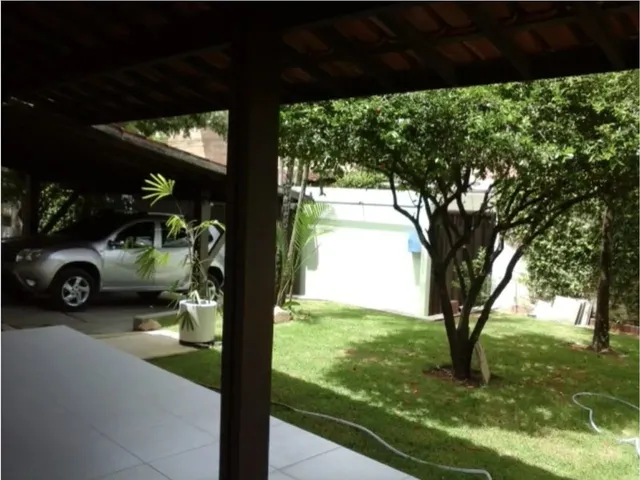 Imagem 2: Casa Localizada no Poço - 400M² - 05 Qts / 02 Suítes - 02 Vagas de Garagem - Jardim