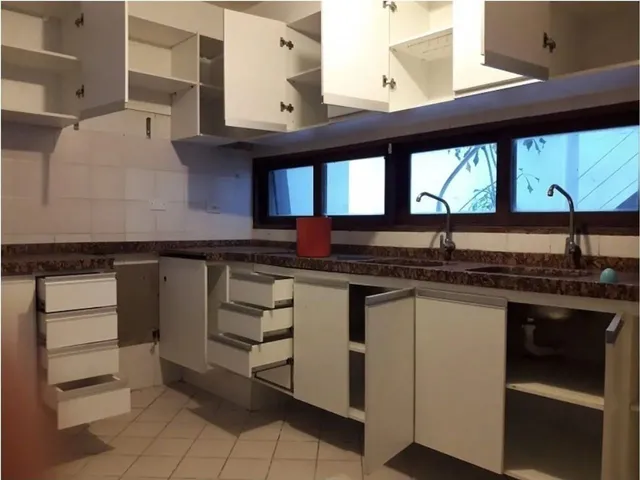 Imagem 7: Casa Localizada no Poço - 400M² - 05 Qts / 02 Suítes - 02 Vagas de Garagem - Jardim