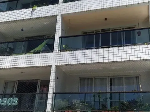 Imagem: O apartamento possui 3 Dormitórios, 1 Suíte, 1 Banheiro,