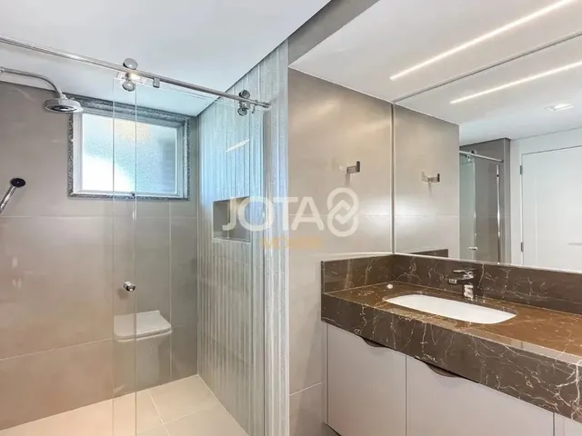 Imagem 7: Apartamento Reformado 4 Quartos no Wimbledon Park Apartamento Reformado no Wimbledon Park