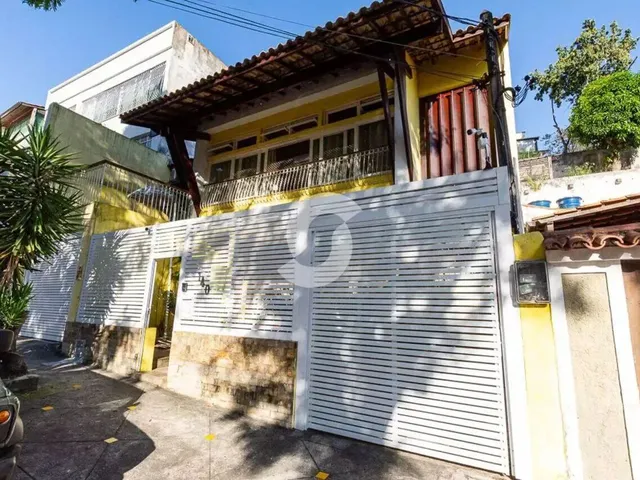 Imagem: Casa com 5 Dormitórios À Venda, 216 M²