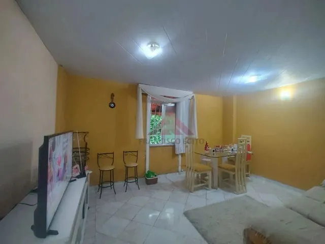 Imagem: O apartamento possui 2 Dormitórios, 1 Banheiro, 1 Vaga na
