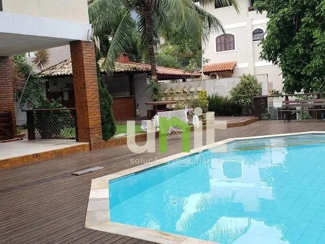 Imagem: Casa com 3 Dormitórios À Venda, 550 M²