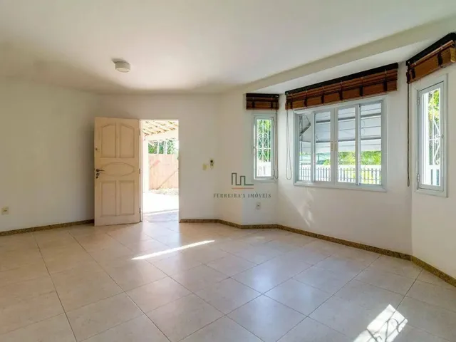 Imagem: Casa com 3 Dormitórios À Venda, 235 M²