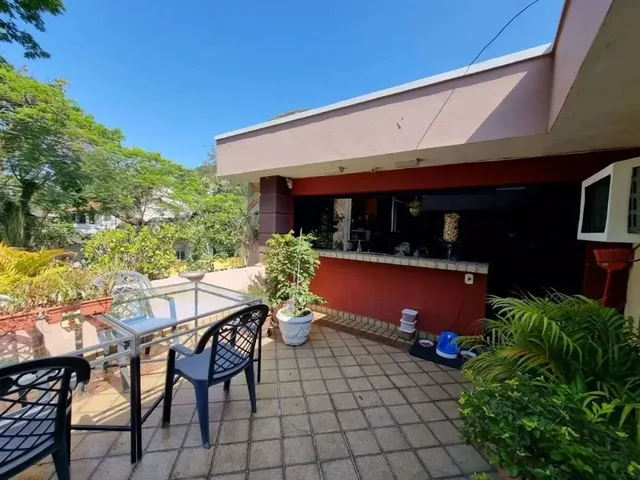 Imagem: A casa em condomínio possui 5 Dormitórios, 1 Suíte, 3
