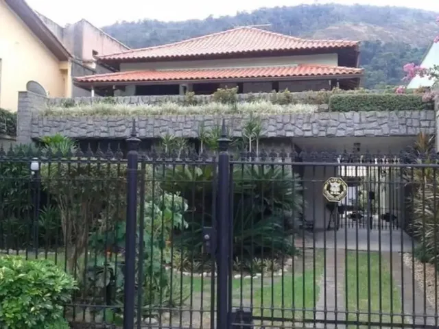 Imagem: Casa com 5 Quartos À Venda, 280 M² por