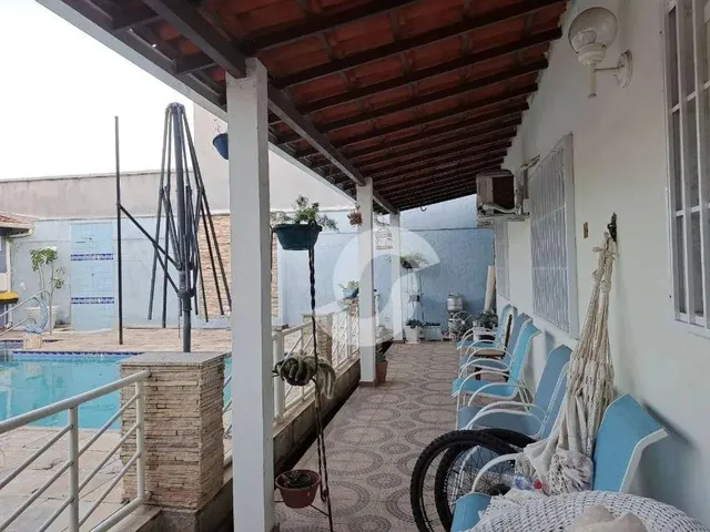 Imagem: Casa com 3 Dormitórios À Venda, 220 M²