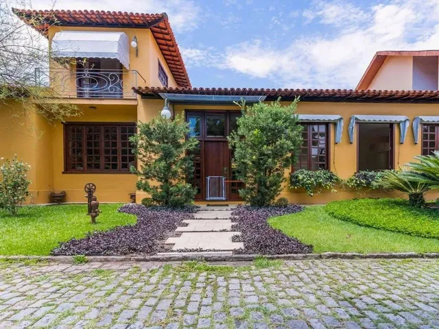 Imagem: Casa com 4 Dormitórios À Venda, 365 M²