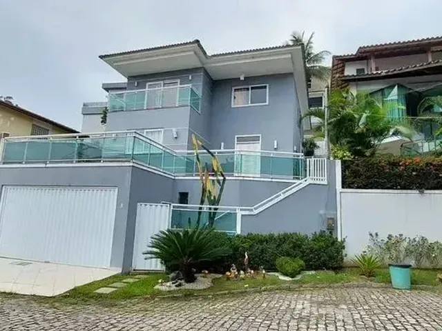 Imagem: Casa de Condomínio com 4 Quartos Sendo