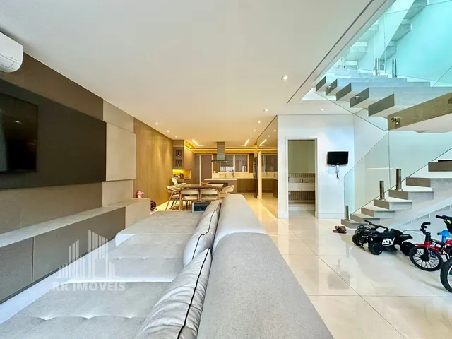 Imagem: A casa possui 3 Dormitórios, 1 Suíte, 2 Banheiros, 2