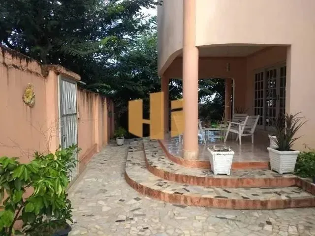 Imagem 3: Casa Espaçosa com Área de Lazer Completa em Carpina