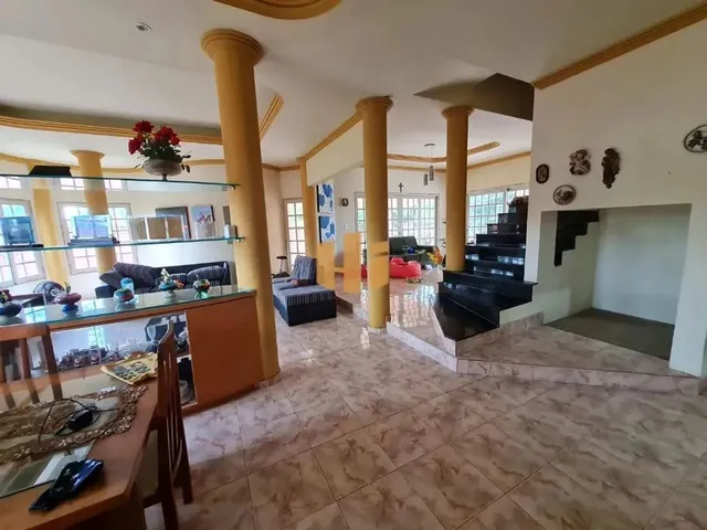 Imagem 9: Casa Espaçosa com Área de Lazer Completa em Carpina