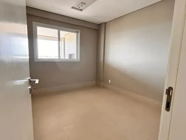 Imagem 6: Imóvel para Aluguel com 440 Metros Quadrados com 5 Quartos em Jardim Florianópolis