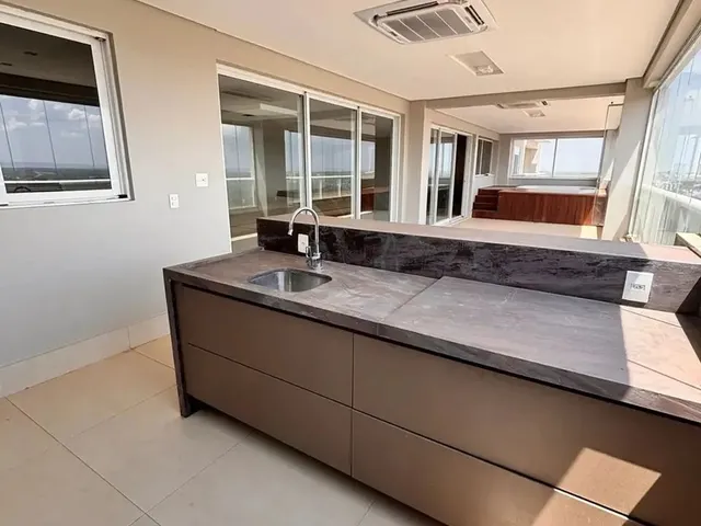 Imagem 5: Imóvel para Aluguel com 440 Metros Quadrados com 5 Quartos em Jardim Florianópolis