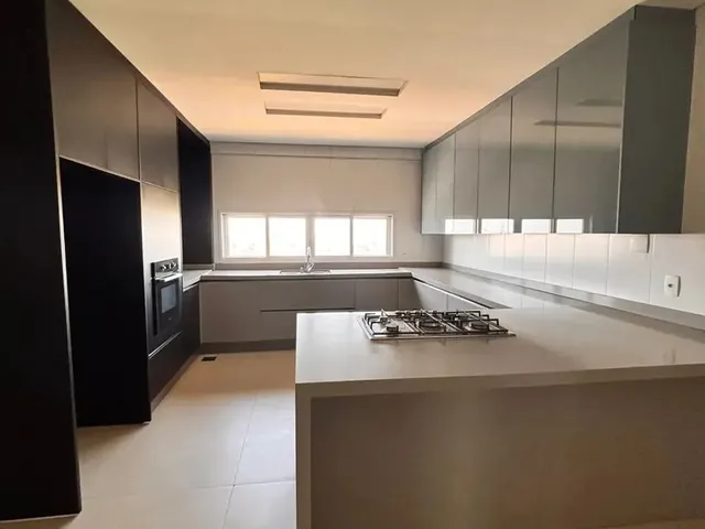 Imagem 15: Imóvel para Aluguel com 440 Metros Quadrados com 5 Quartos em Jardim Florianópolis