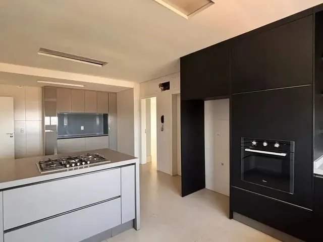 Imagem 9: Imóvel para Aluguel com 440 Metros Quadrados com 5 Quartos em Jardim Florianópolis
