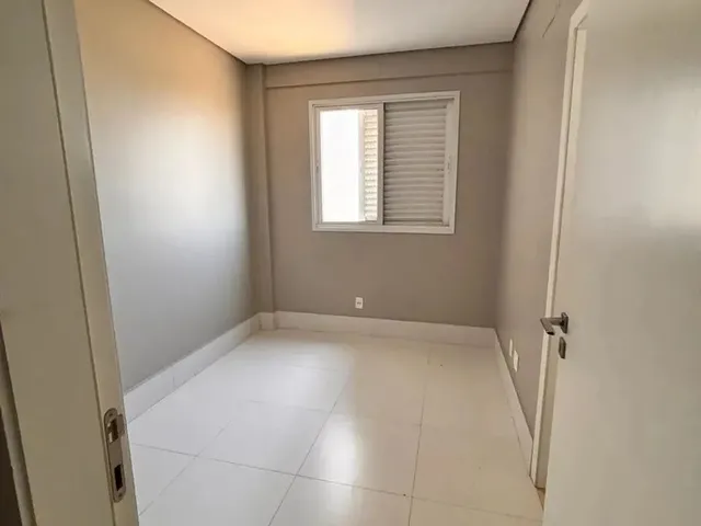 Imagem 3: Imóvel para Aluguel com 440 Metros Quadrados com 5 Quartos em Jardim Florianópolis